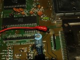 Pripojeni vystupu ze stabilizatoru na petivoltovou vetev uvnitr C64.