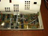 Detail desky s kabelazi I