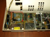 Detail desky s kabelazi II